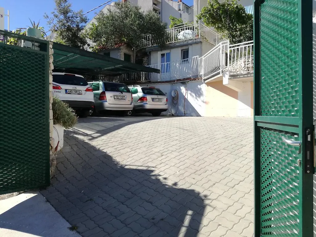 Apartments Dragan Trogir 0*,