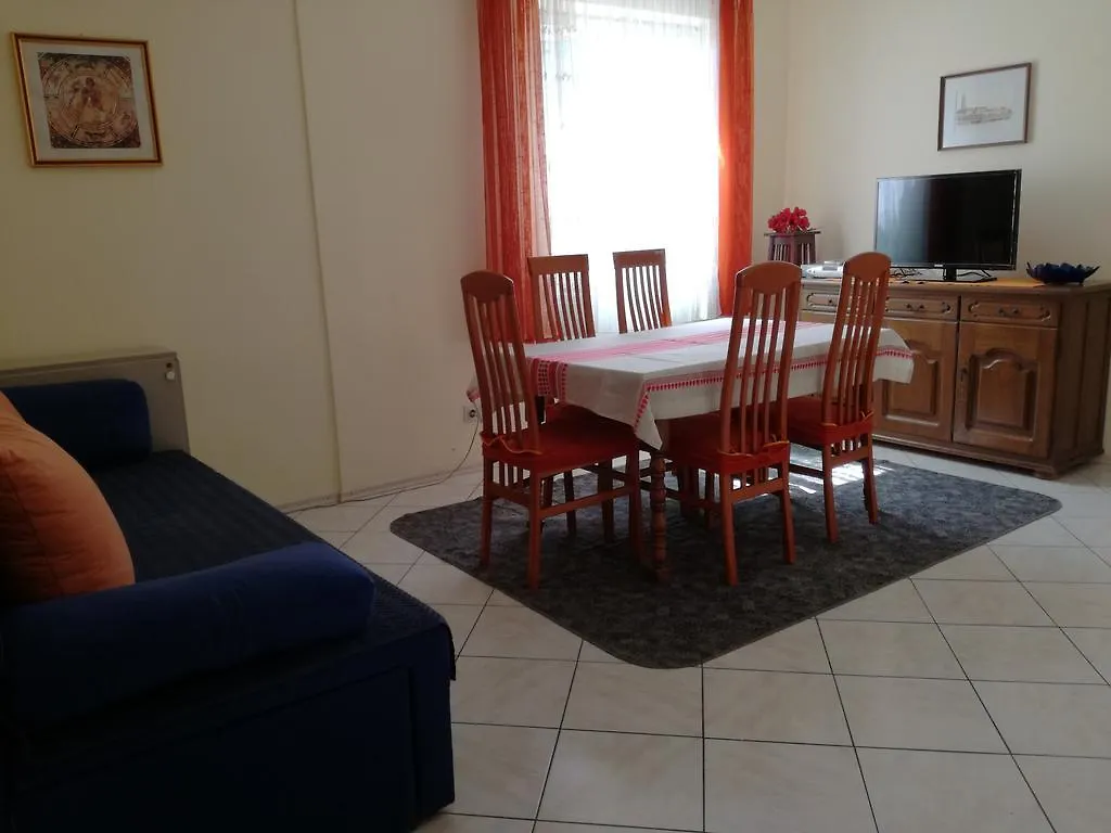 Apartments Dragan Trogir